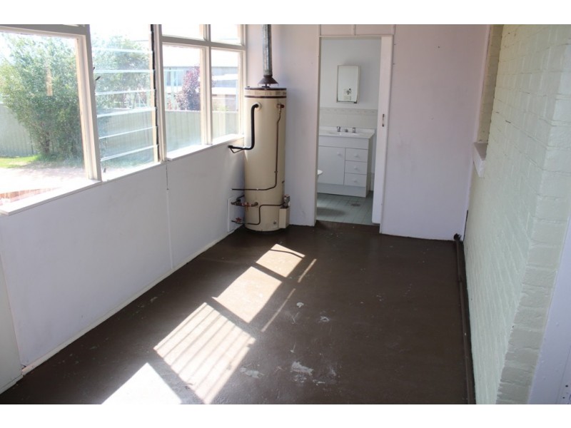 17 Oakes Street, Bathurst NSW 2795