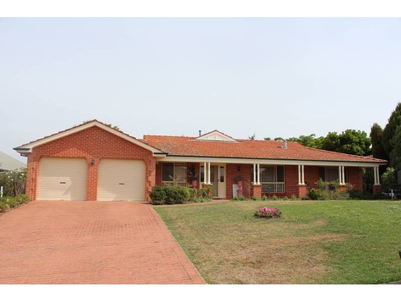 17 Jagoe Drive, Bathurst NSW 2795