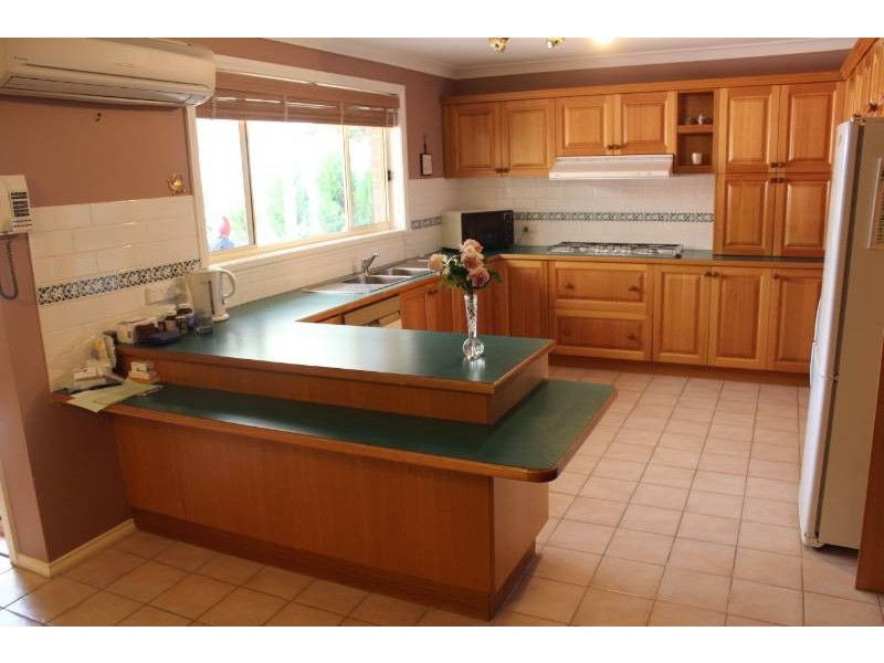 17 Jagoe Drive, Bathurst NSW 2795