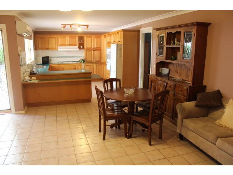 17 Jagoe Drive, Bathurst NSW 2795