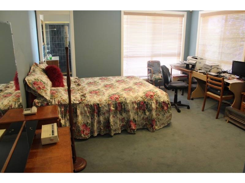 17 Jagoe Drive, Bathurst NSW 2795