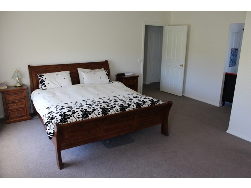 99 Blue Ridge Drive, Bathurst NSW 2795