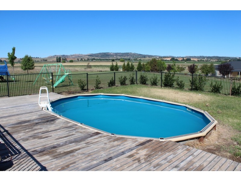 99 Blue Ridge Drive, Bathurst NSW 2795