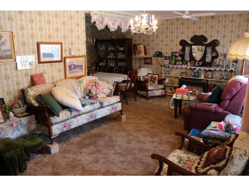 6 Miriyan Drive, Bathurst NSW 2795