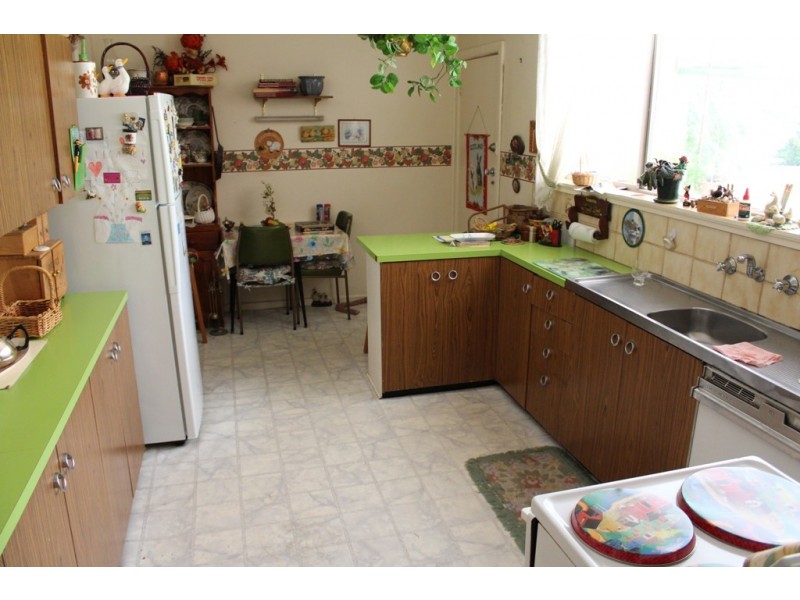 6 Miriyan Drive, Bathurst NSW 2795