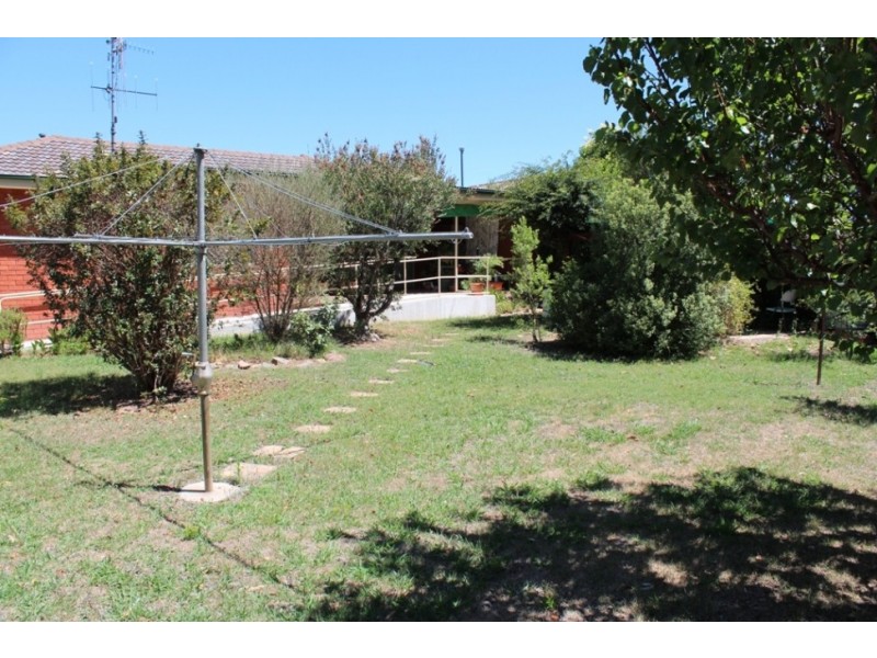 6 Miriyan Drive, Bathurst NSW 2795