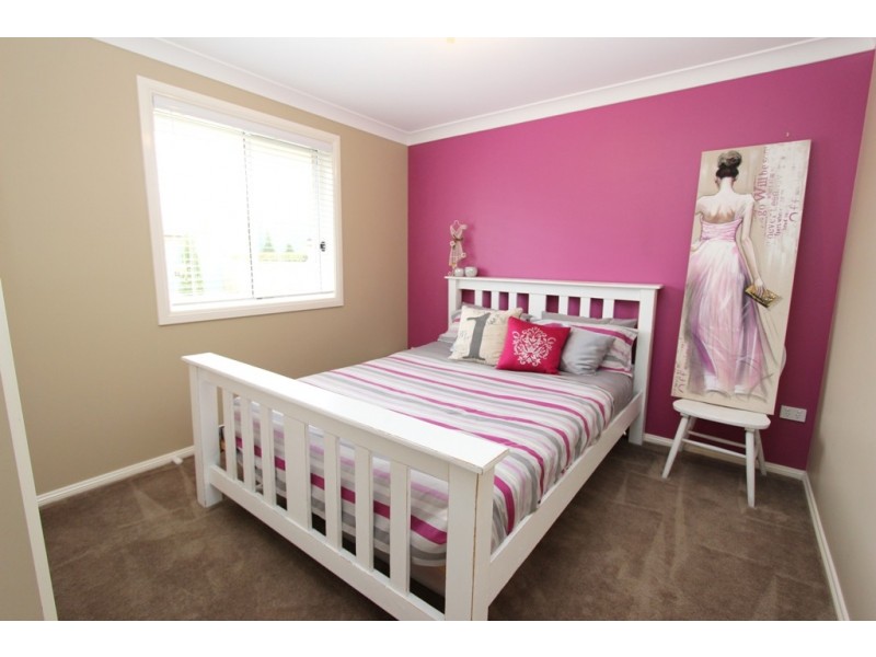 10 Governors Parade, Windradyne NSW 2795