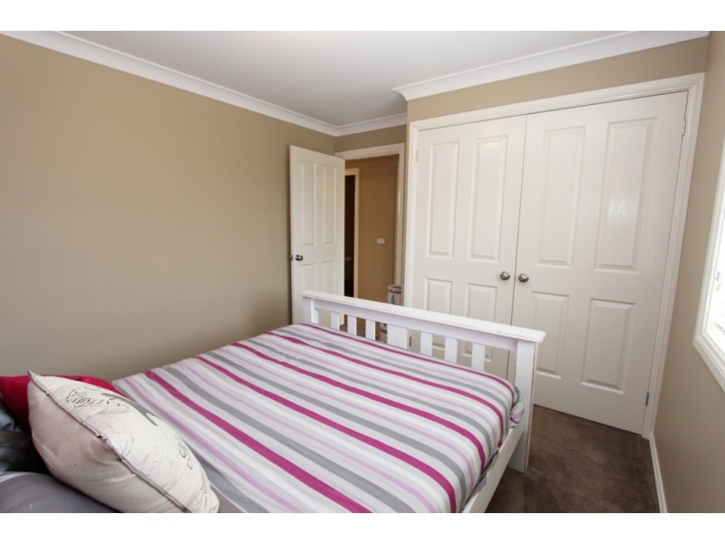 10 Governors Parade, Windradyne NSW 2795