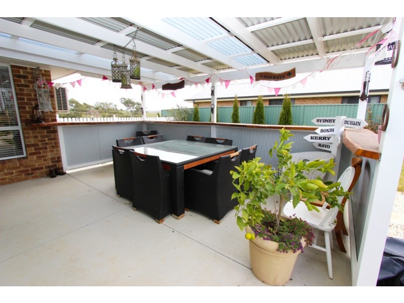 10 Governors Parade, Windradyne NSW 2795