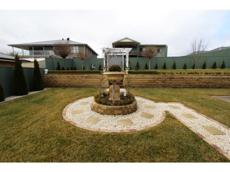 10 Governors Parade, Windradyne NSW 2795