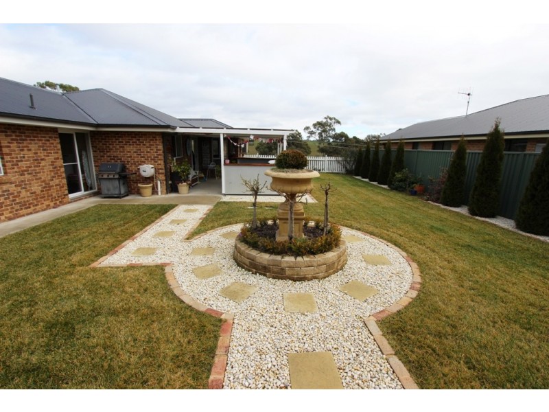 10 Governors Parade, Windradyne NSW 2795