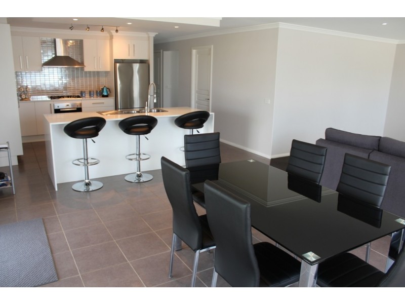 28 Cheviot Drive, Bathurst NSW 2795