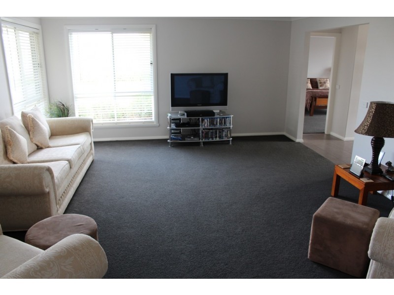 28 Cheviot Drive, Bathurst NSW 2795