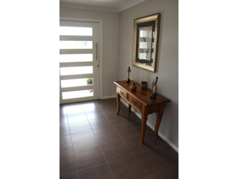 28 Cheviot Drive, Bathurst NSW 2795