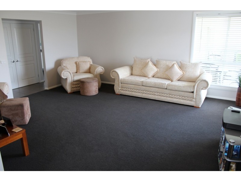28 Cheviot Drive, Bathurst NSW 2795