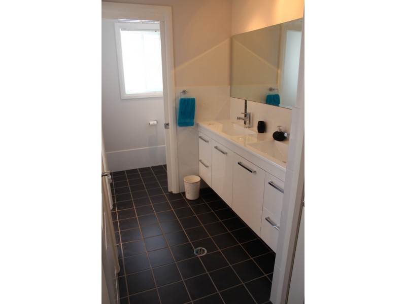 28 Cheviot Drive, Bathurst NSW 2795