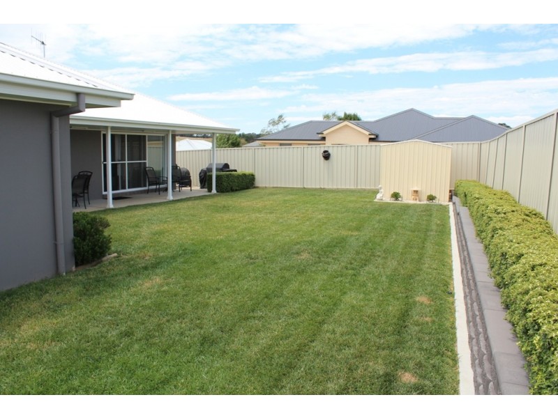 28 Cheviot Drive, Bathurst NSW 2795