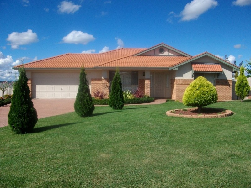 13 Stinson Street, Bathurst NSW 2795