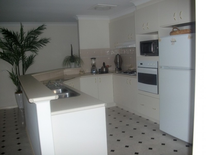 13 Stinson Street, Bathurst NSW 2795