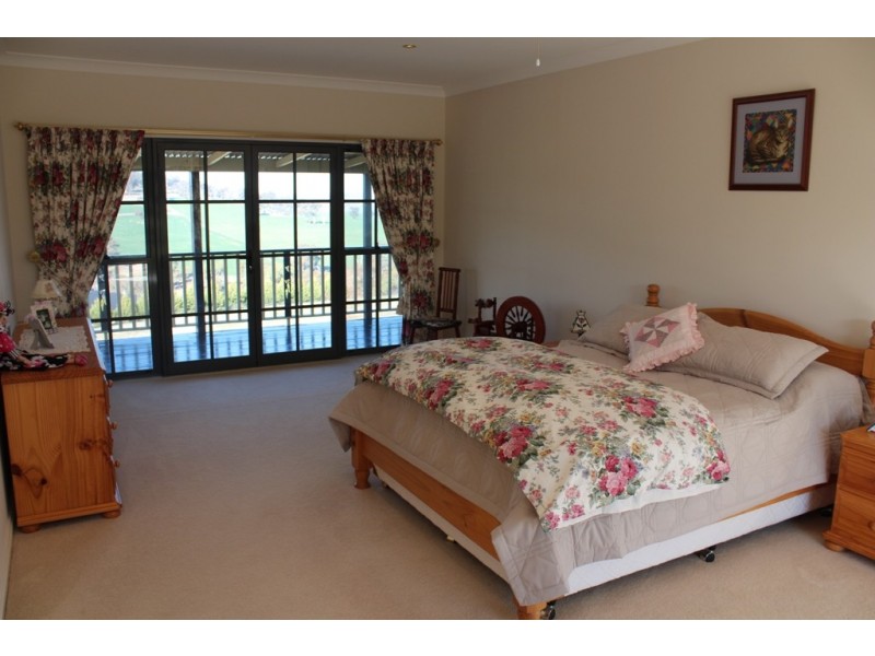 51 Hartwood Avenue, Bathurst NSW 2795