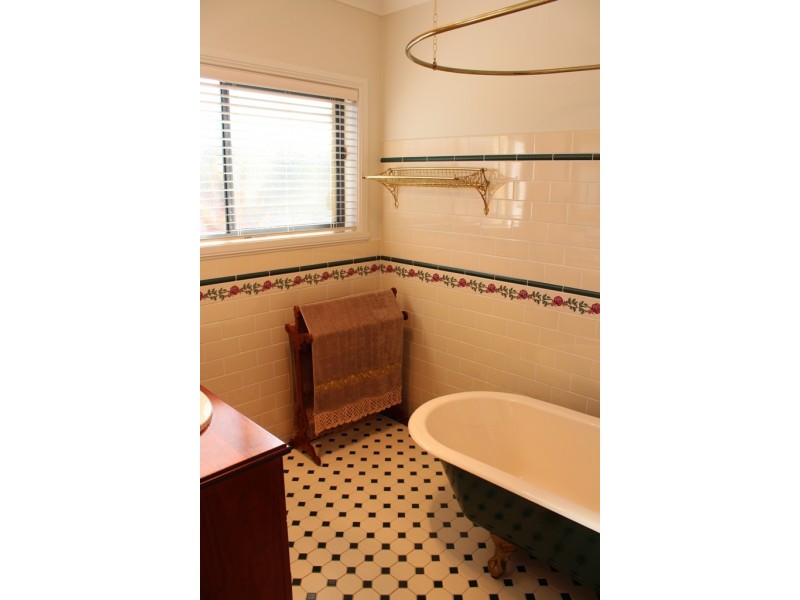 51 Hartwood Avenue, Bathurst NSW 2795