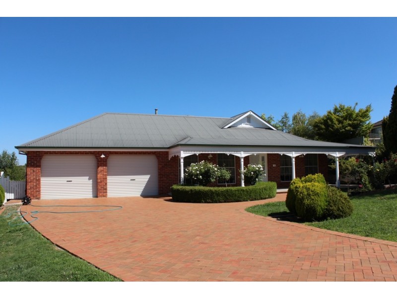15 Cherrywood Crescent, Bathurst NSW 2795
