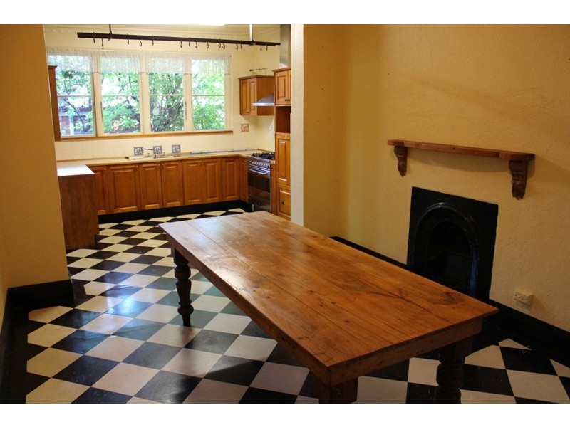 166 Rocket Street, Bathurst NSW 2795