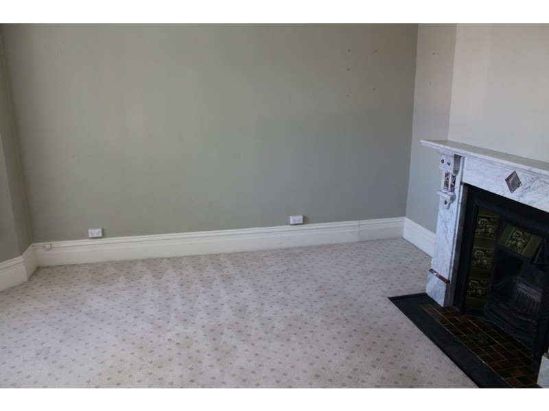 166 Rocket Street, Bathurst NSW 2795