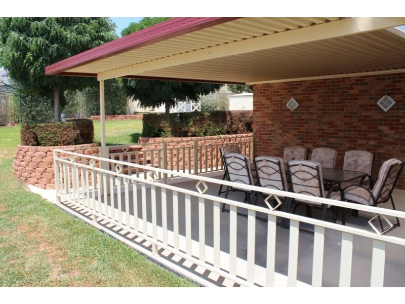 55 Ilumba Way, Bathurst NSW 2795