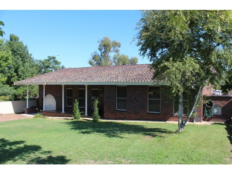 54 Alcheringa Road, Bathurst NSW 2795