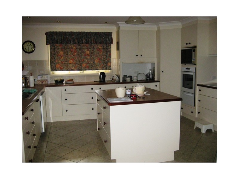 14 Piggott Place, Blayney NSW 2799