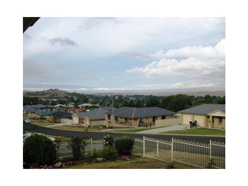 14 Piggott Place, Blayney NSW 2799