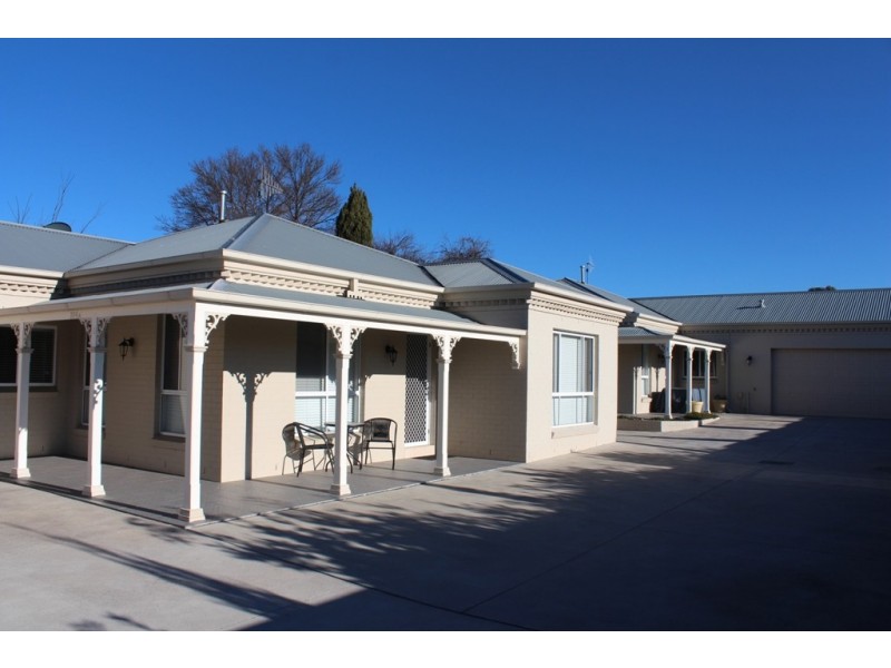 164a and164b Piper Street, Bathurst NSW 2795