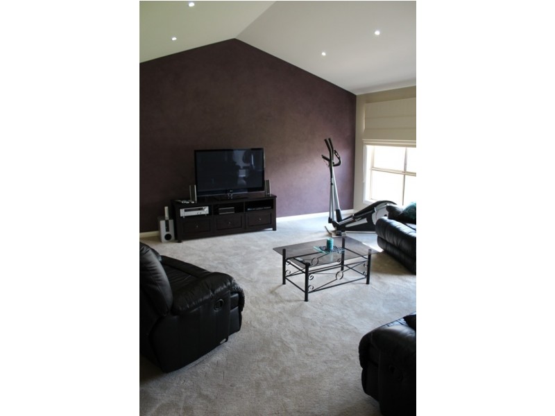 14 Howarth Close, Bathurst NSW 2795