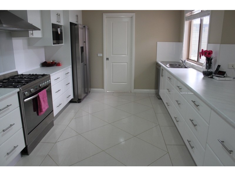 14 Howarth Close, Bathurst NSW 2795