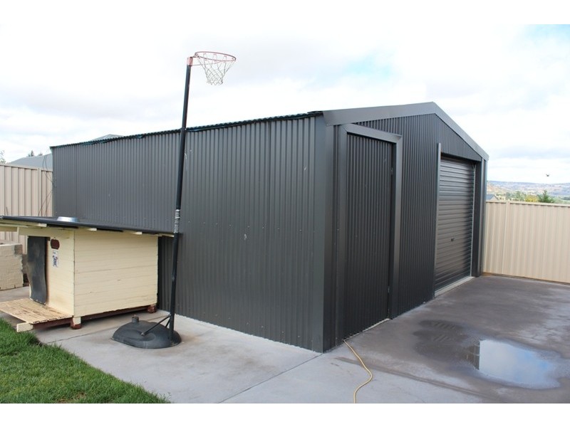 14 Howarth Close, Bathurst NSW 2795