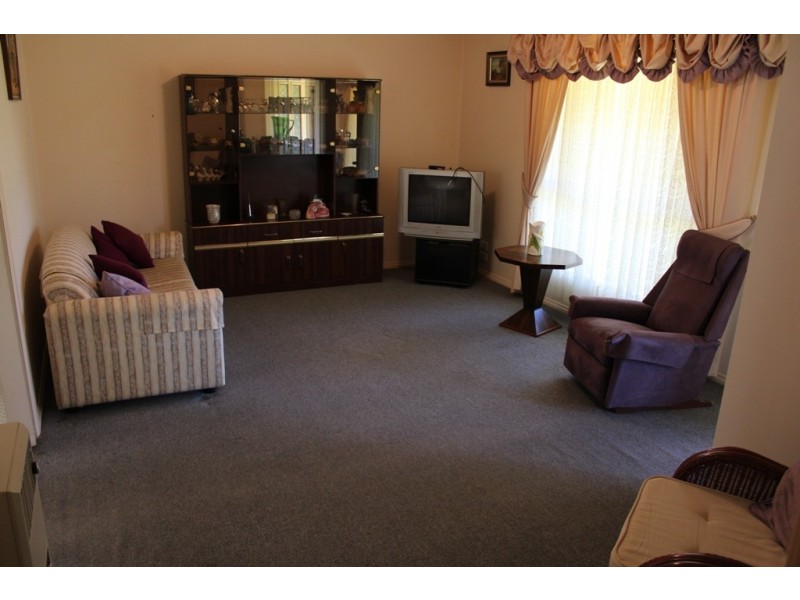4 Hastings Place, Bathurst NSW 2795