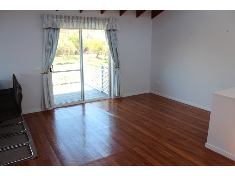 2 Carbine Close, Bathurst NSW 2795