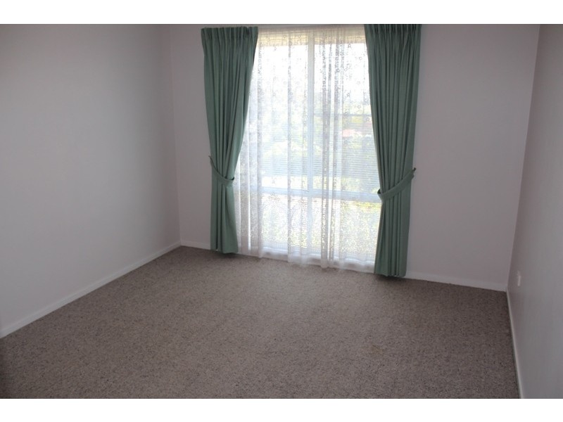 2 Carbine Close, Bathurst NSW 2795