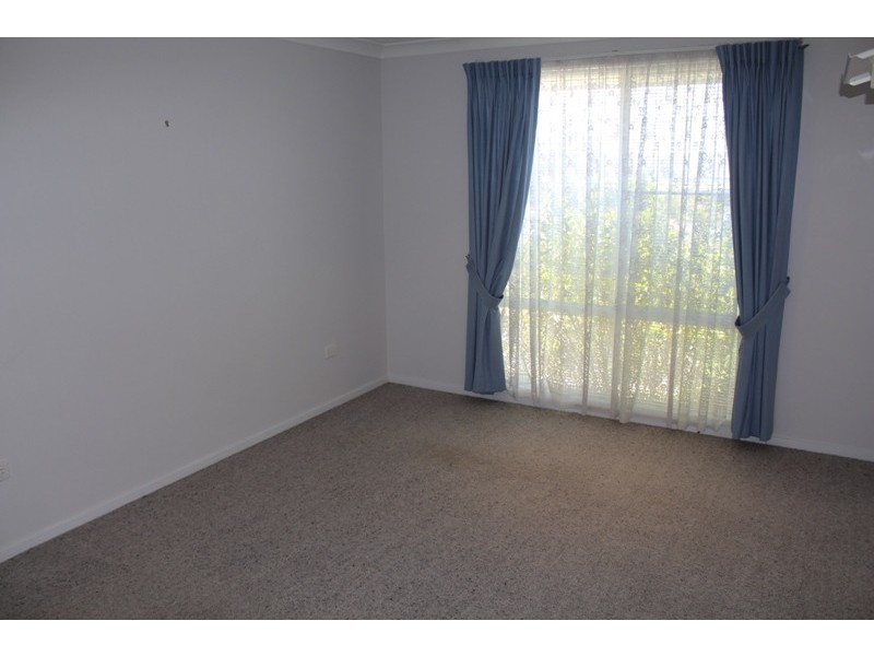 2 Carbine Close, Bathurst NSW 2795