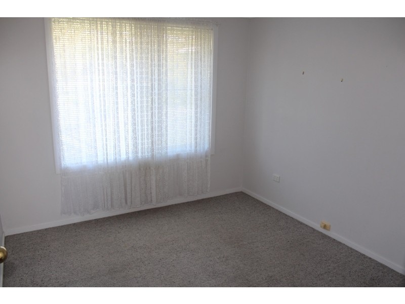 2 Carbine Close, Bathurst NSW 2795