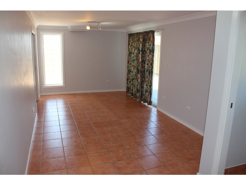 2 Carbine Close, Bathurst NSW 2795