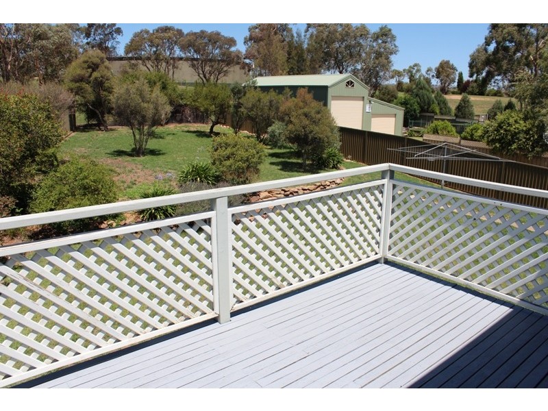 2 Carbine Close, Bathurst NSW 2795