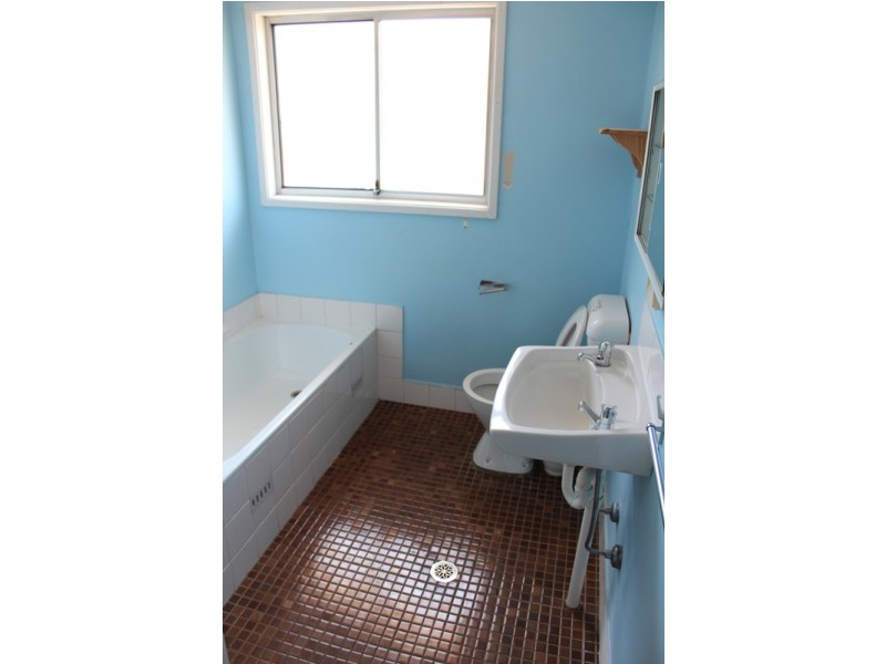 8 Tyndall Street, Bathurst NSW 2795