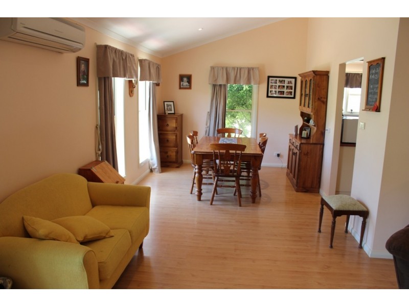 64 St Johns Road, Bathurst NSW 2795