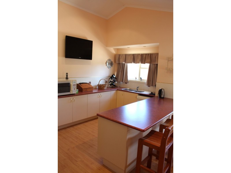 64 St Johns Road, Bathurst NSW 2795