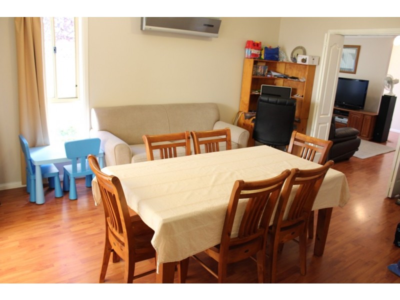 2 Howarth Close, Bathurst NSW 2795