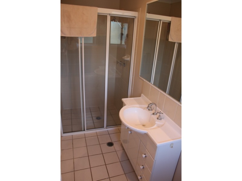 2 Howarth Close, Bathurst NSW 2795