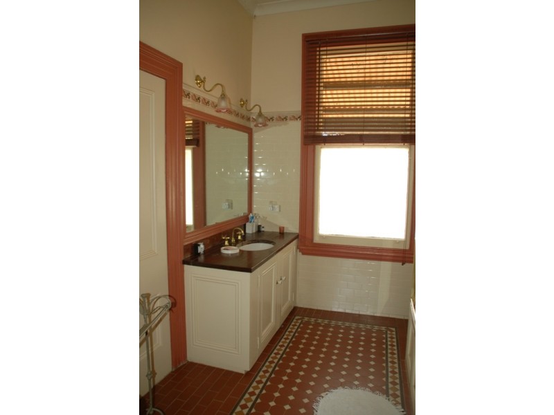 294 Russell Street, Bathurst NSW 2795