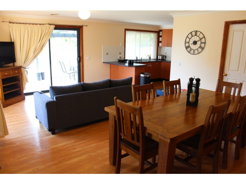 35 Hughes Street, Bathurst NSW 2795